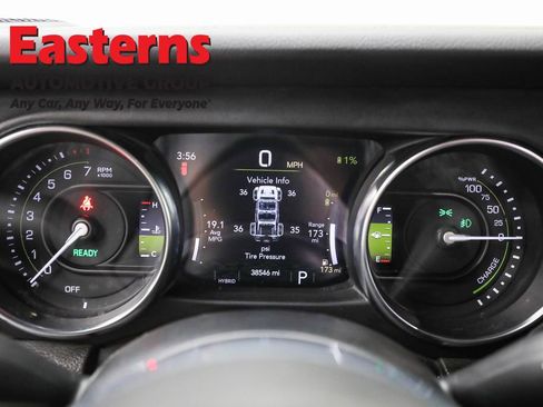 Used 2022 Jeep Wrangler Unlimited Sahara w/ Cold Weather Group image 18