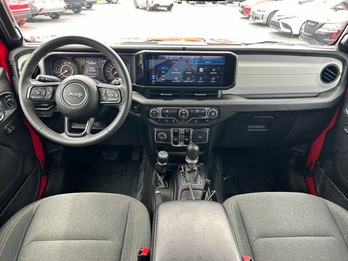 Used 2024 Jeep Wrangler Unlimited Sport AWD/4WD image 13