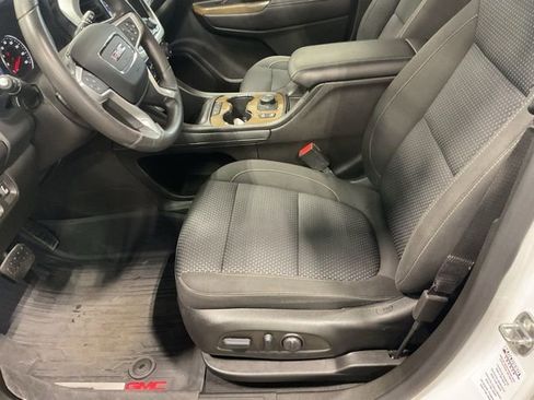 Used 2023 GMC Acadia SLE w/ LPO, Floor Liner Package image 10