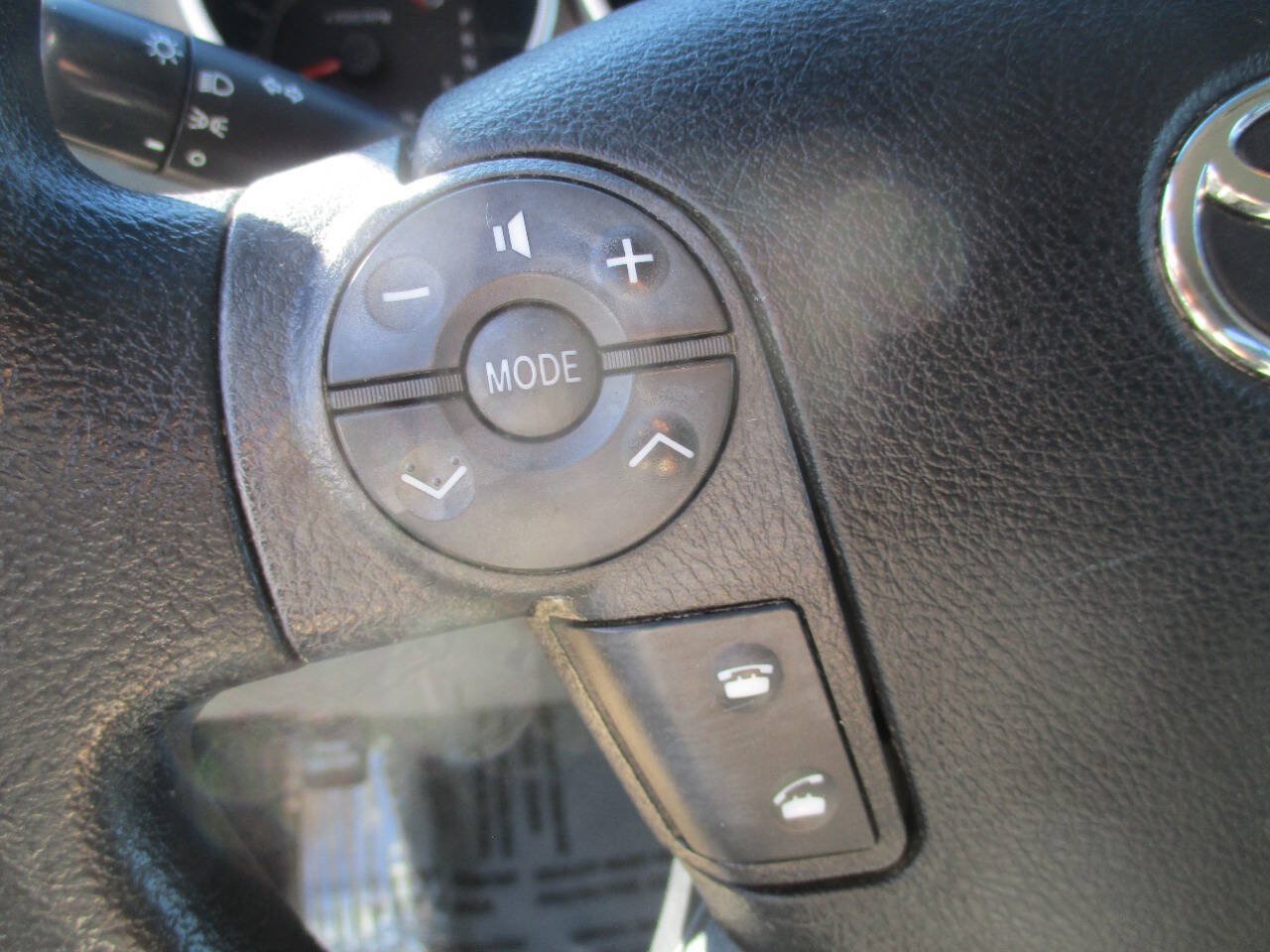 Used 2011 Toyota Tundra 4x4 Double Cab w/ Tow Pkg image 26