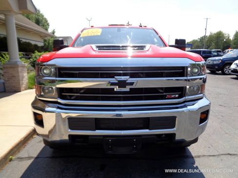 Used 2019 Chevrolet Silverado 2500 LT w/ LT Convenience Package AWD/4WD image 27