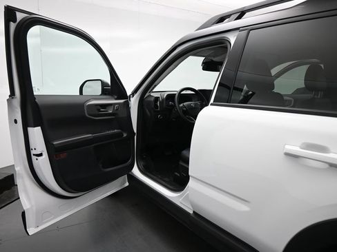 Used 2025 Ford Bronco Sport Outer Banks w/ Outer Banks Tech Package+ AWD/4WD image 9