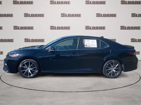 Used 2024 Toyota Camry SE FWD image 2