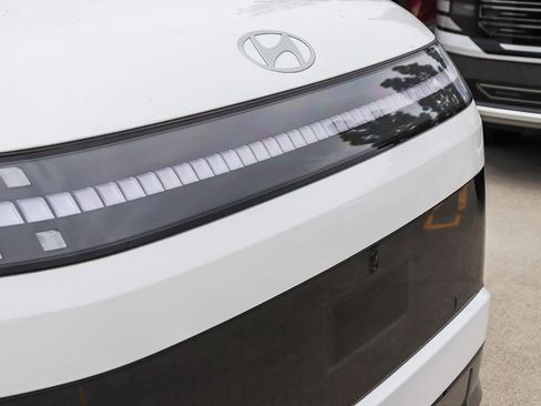 New 2026 Hyundai Ioniq 9 Limited image 5