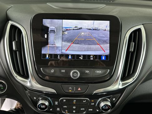 Used 2024 Chevrolet Equinox Premier AWD/4WD image 15