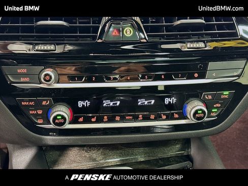 Used 2022 BMW 540i w/ Premium Package image 11