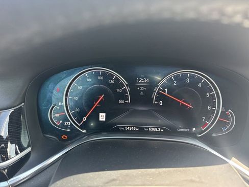 Used 2019 BMW 750i w/ Executive Package RWD image 8