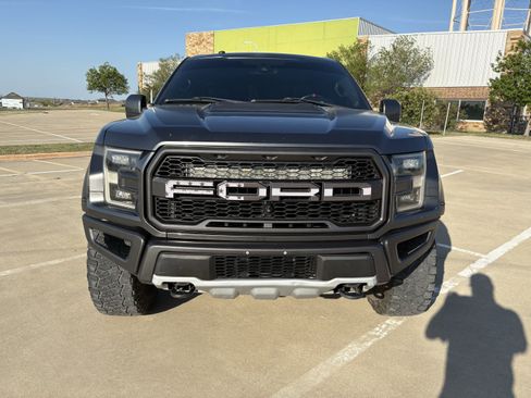 Used 2018 Ford F150 Raptor w/ Equipment Group 802A Luxury image 9