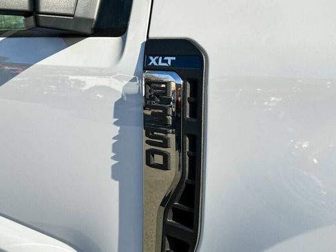 Used 2024 Ford F350 XLT image 11