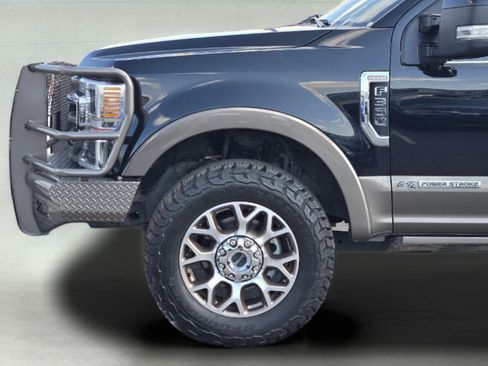 Used 2022 Ford F350 King Ranch w/ King Ranch Ultimate Package AWD/4WD image 9