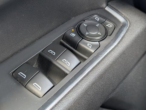 Used 2025 GMC Sierra 1500 SLT AWD/4WD image 19