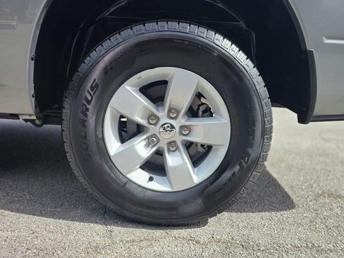 Used 2023 RAM 1500 Tradesman w/ Chrome Appearance Group AWD/4WD image 17