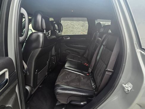 Used 2019 Jeep Grand Cherokee Altitude AWD/4WD image 14