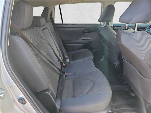 Used 2023 Toyota Highlander LE FWD image 26