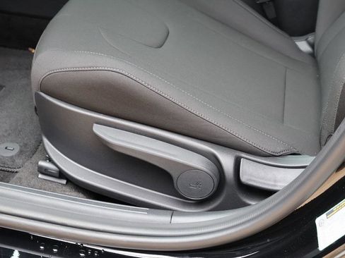 New 2025 Hyundai Elantra Sport image 24