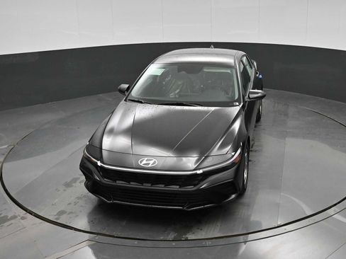 New 2026 Hyundai Elantra SE FWD image 25