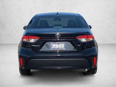 Used 2021 Toyota Corolla LE image 7