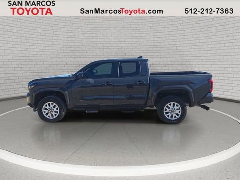Used 2025 Toyota Tacoma SR5 AWD/4WD image 9