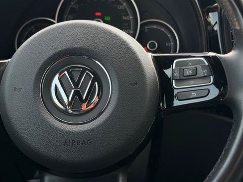 Used 2018 Volkswagen Beetle 2.0T FWD image 30