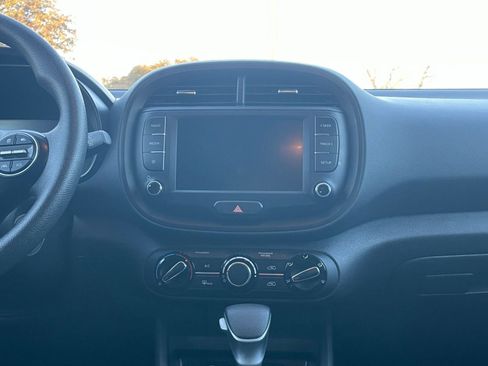 Used 2025 Kia Soul LX w/ LX Technology Package image 17