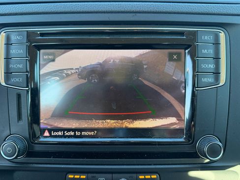 Used 2017 Volkswagen Jetta SE image 10