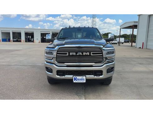 Used 2024 RAM 2500 Laramie AWD/4WD image 3