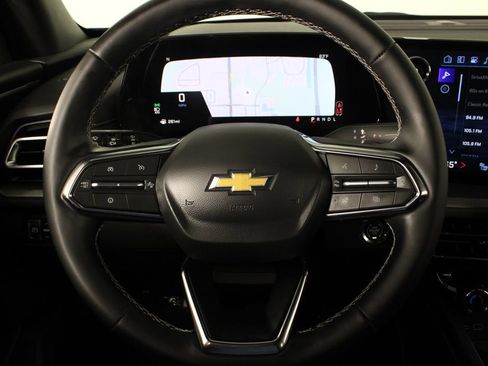 Used 2026 Chevrolet Traverse LT FWD image 25