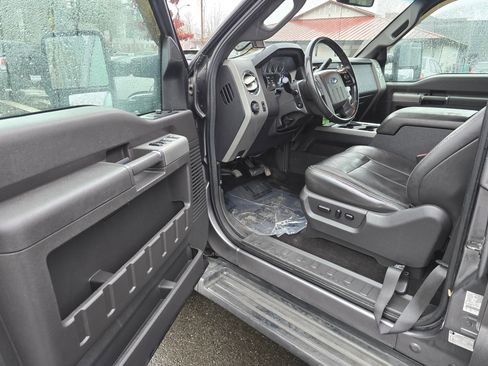 Used 2011 Ford F350 Lariat image 23