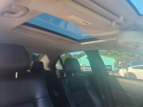 Used 2011 Mercedes-Benz E 350 4MATIC Sedan image 35