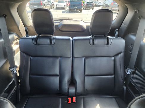 Used 2020 Ford Explorer XLT w/ Equipment Group 202A image 18