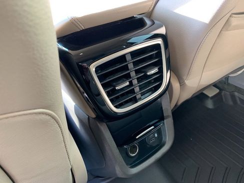 Used 2022 Lincoln Nautilus AWD image 18