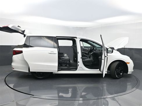 Used 2023 Honda Odyssey Sport image 38