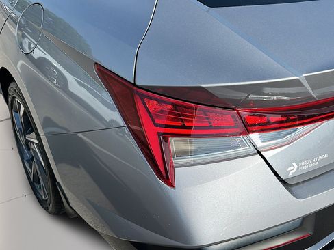 Certified 2025 Hyundai Elantra Limited FWD image 27