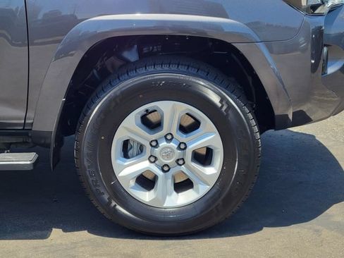 Used 2023 Toyota 4Runner SR5 AWD/4WD image 27