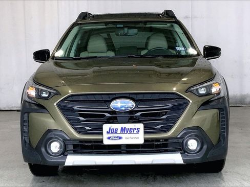 Used 2025 Subaru Outback Limited AWD/4WD image 3
