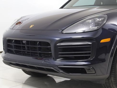 Used 2022 Porsche Cayenne Platinum Edition w/ Premium Package Plus AWD/4WD image 63