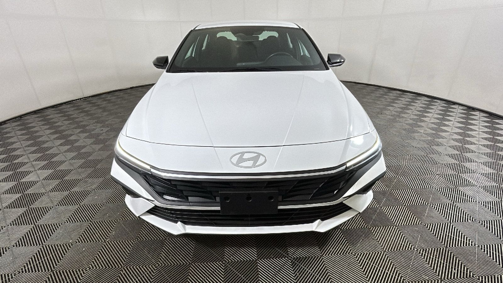 Used 2025 Hyundai Elantra SEL FWD image 8