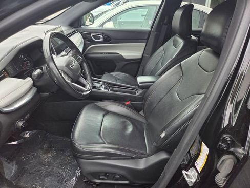 Used 2023 Jeep Compass Limited AWD/4WD image 9