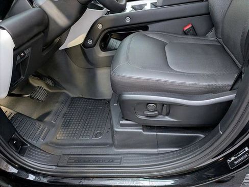 Used 2025 Land Rover Defender 110 S image 15