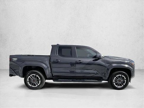 Used 2025 Toyota Tacoma TRD Sport image 5