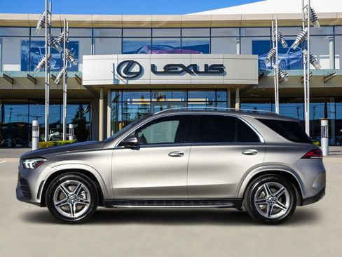 Used 2021 Mercedes-Benz GLE 450 4MATIC image 3