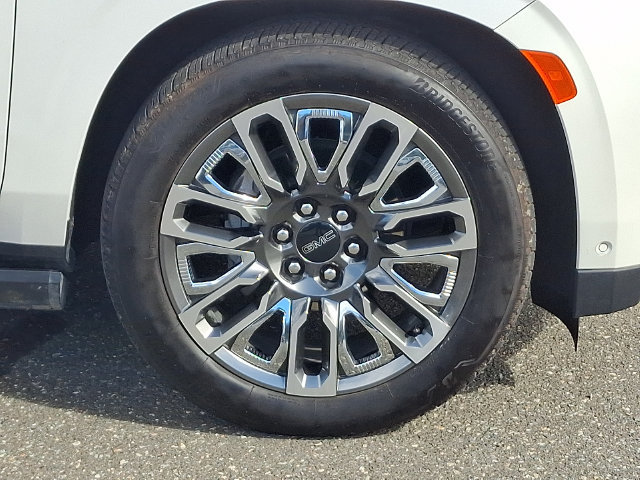 Used 2024 GMC Yukon Denali Ultimate AWD/4WD image 27