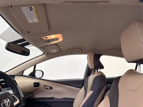Used 2016 Toyota Prius Four image 29
