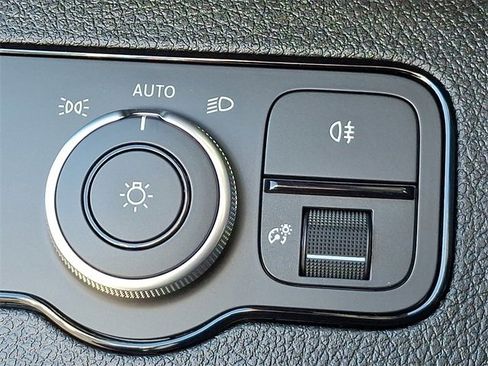 Used 2025 Mercedes-Benz Sprinter 2500 image 21