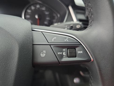 Used 2023 Audi Q5 2.0T Premium w/ Convenience Package image 18