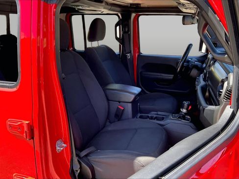 Used 2022 Jeep Gladiator Sport AWD/4WD image 9