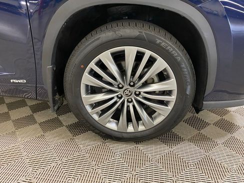 Used 2022 Toyota Highlander Platinum image 14