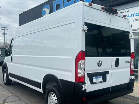 Used 2023 RAM ProMaster 2500 image 3