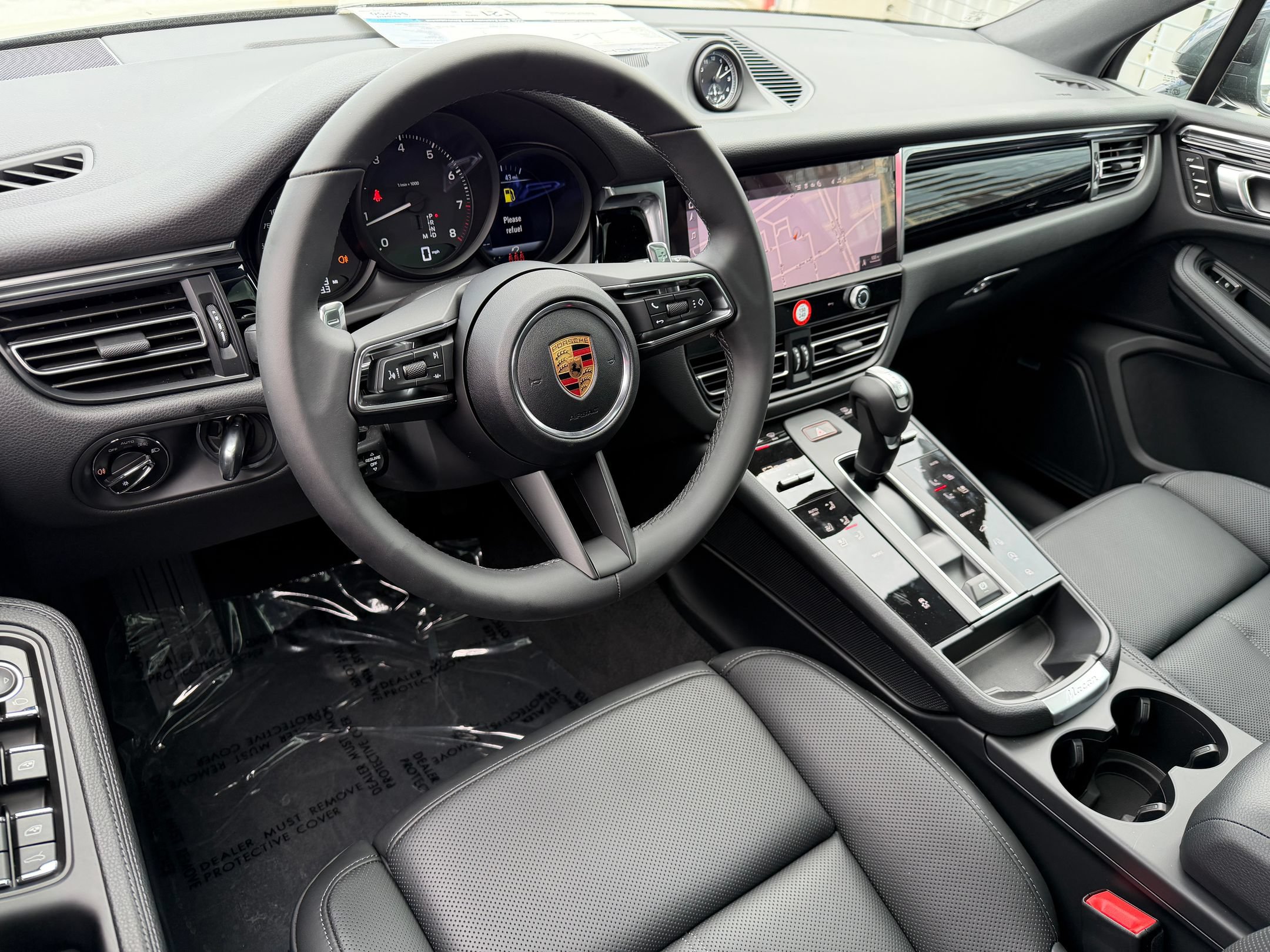 Certified 2026 Porsche Macan AWD/4WD image 4