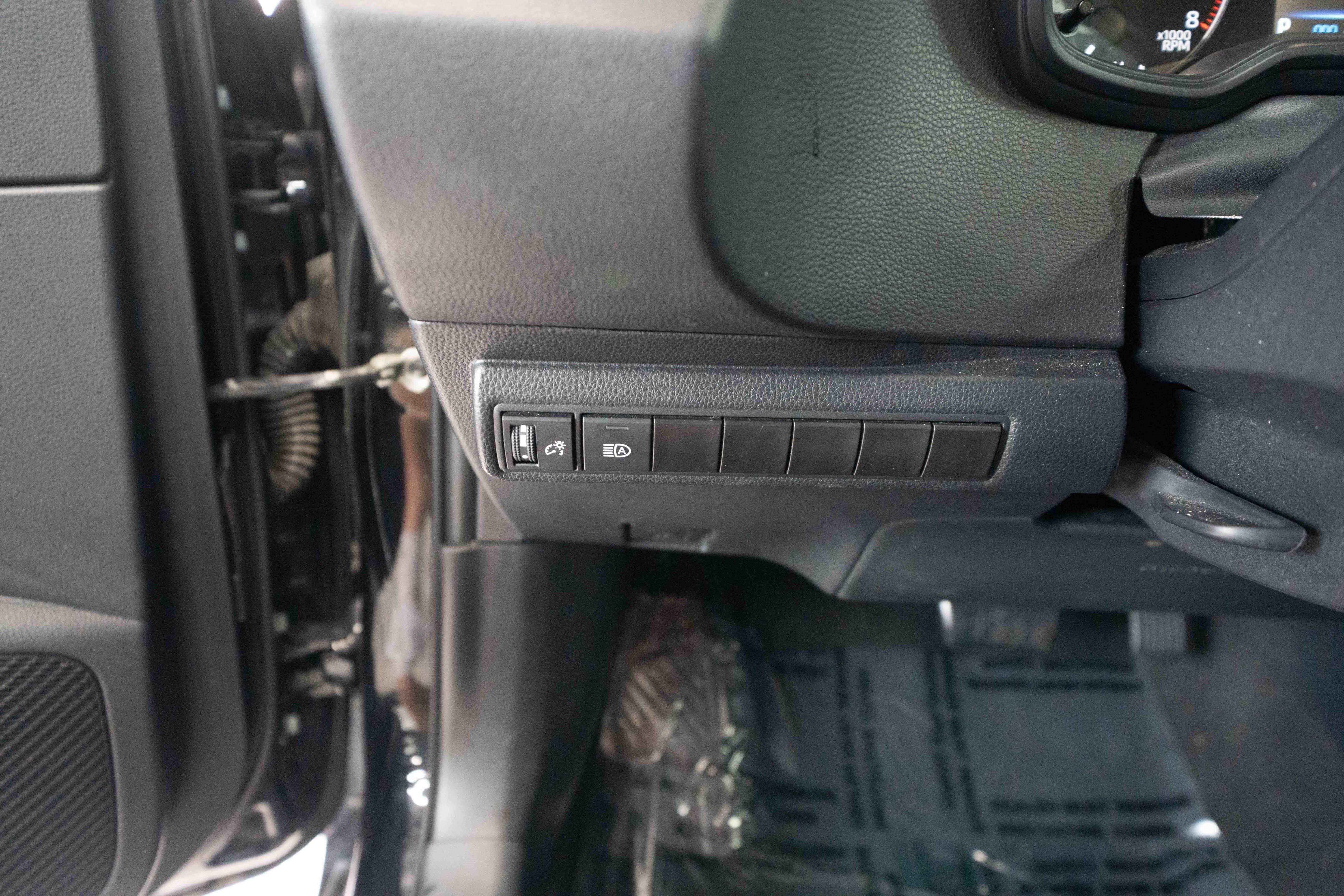 Used 2024 Toyota Corolla LE FWD image 11